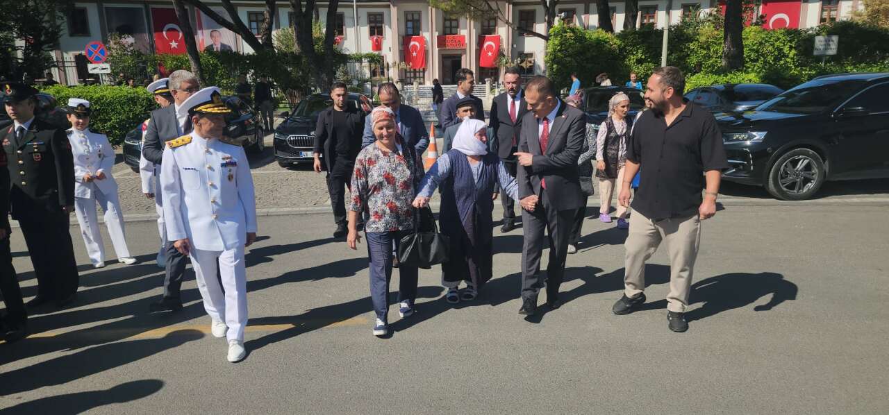 Evladını Vatan İçin Şehit Vermişti… Vali Akbıyık’tan Şehit Annesine Anlamlı Vefa 1